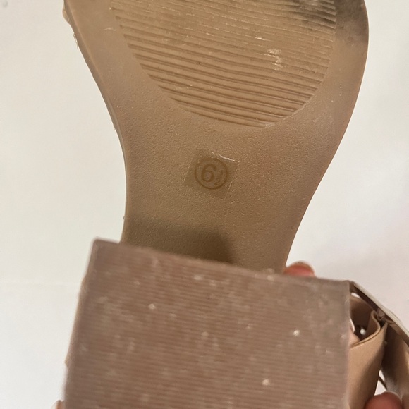 Vici Nude Platform Sandals size 6.5 - Picture 6 of 6